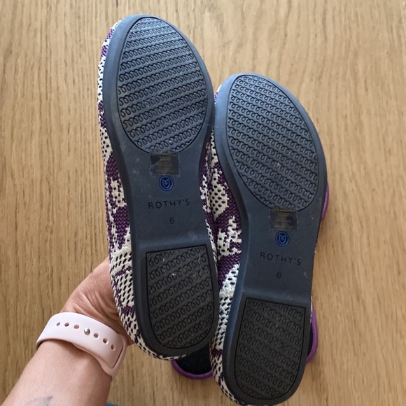 !! SOLD!! 🚨🌟🌟Rothys! - Picture 6 of 8